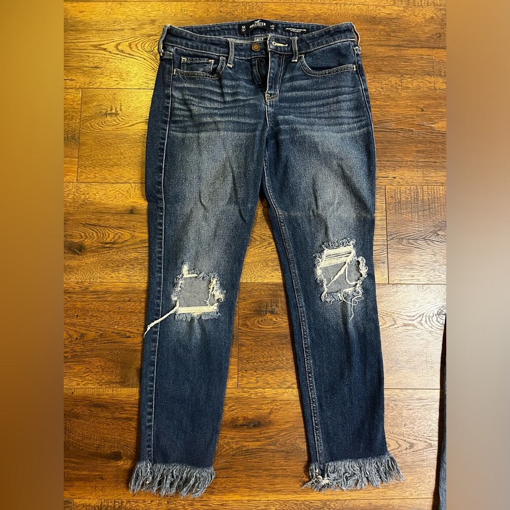 Hollister distressed size 27 super skinny cropped jeans